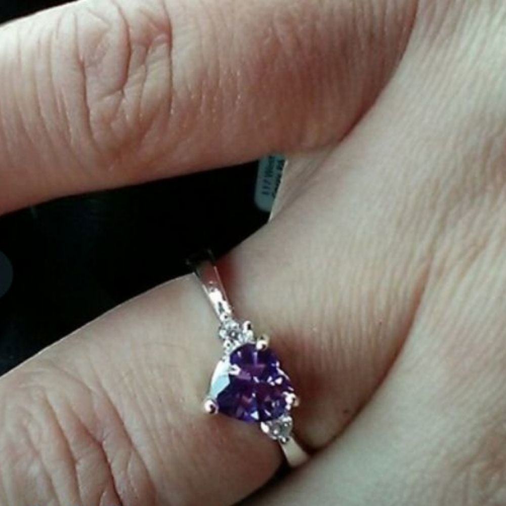 New! Sparkly Purple Amethyst Silver Heart Ring - Picture 2 of 3